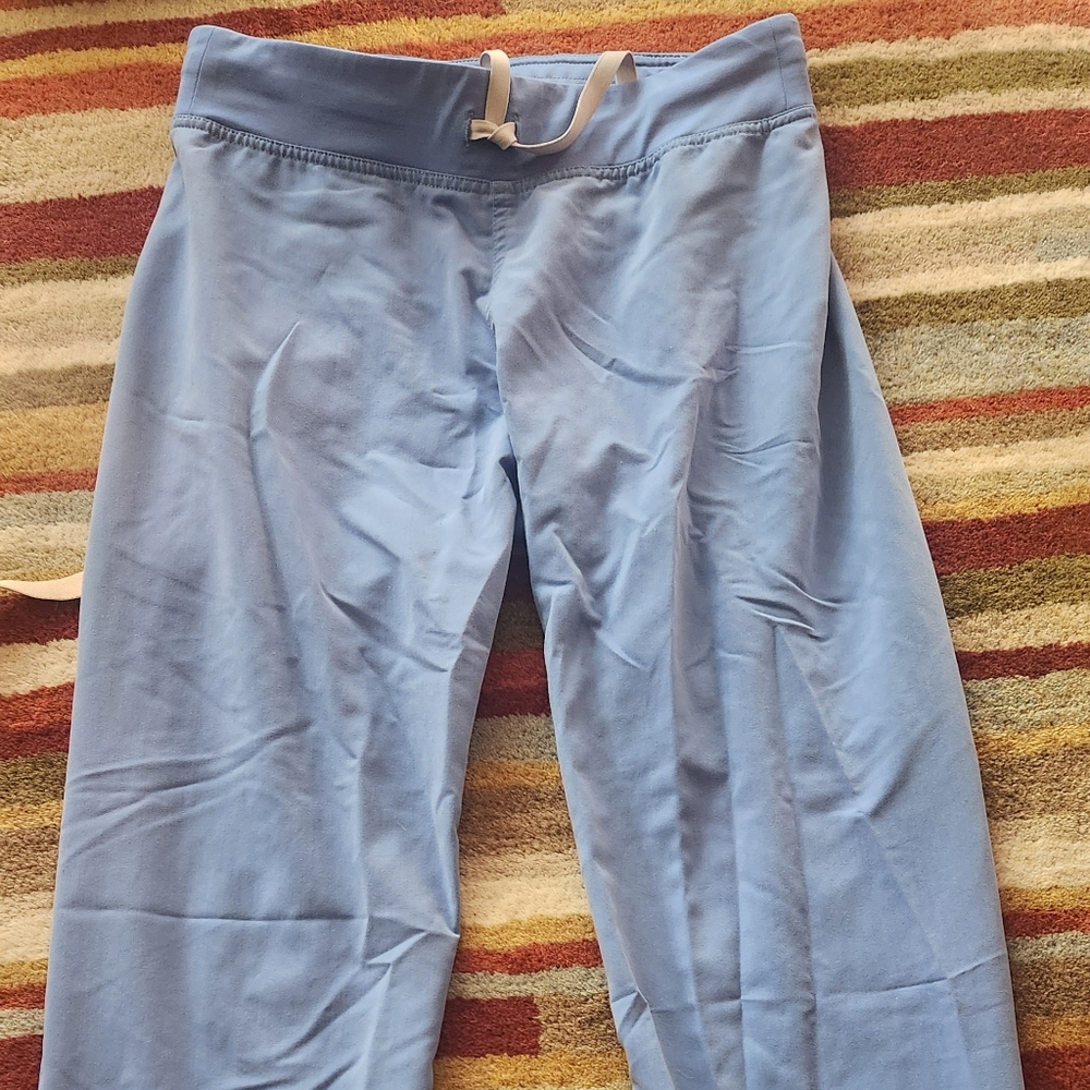 Livingston ciel blue xs figs scrub bottom